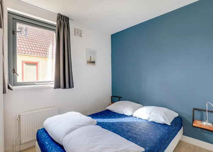 6 - Persoons Area 16 بيت للعطل *