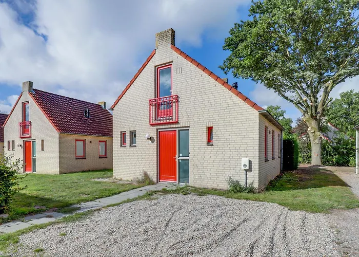 6 - Persoons Area 16 بيت للعطل *